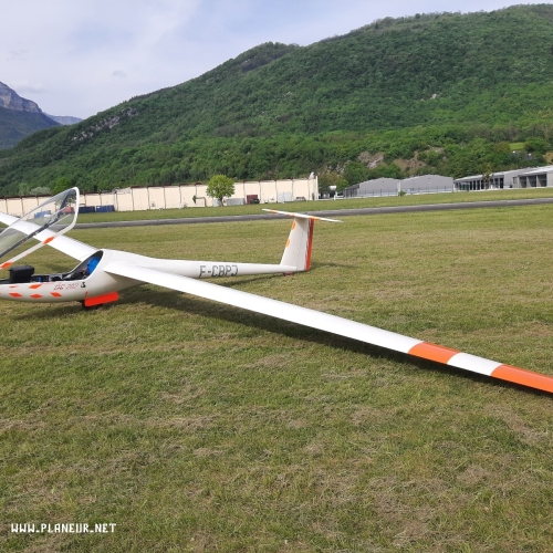 <div class='tp_title'>DG200 15m à vendre</div><div class='tp_desc'>Je vends mon DG 200 15m F-CBPJ n° 2-52 prêt à voler.
Toutes les TN ont été appliquées.
CEN valable jusqu’au 10/08/2026
Equipement :
· Radio KRT2-S de 2022
· Variomètre XC-VARIO n° 7369 de 2022 dernière mise à jour 05/2025
· Flarm F5 dernière mise à jour 05/2025 avec base obstacles Alpes 2025
· Variomètre BADIN 601A
· Crochet : TOST SH72 522 lancés
· Harnais valable jusqu’en 2027
· Batterie LiFeP04 de 2022
· Equipé e...</div><div class='row_location'><div class='row_title'>Lieu</div><div class='tp_location'>Challes Les Eaux</div></div><div class='row_contact'><div class='row_title'>Contact</div><div class='tp_contact'>elvis.torx@orange.fr</div></div><div class='row_price'><div class='row_title'>Prix</div><div class='tp_price'><span class='price_val'>16 000</span> <span class='price_unit'>EUR</span></div></div><div style='clear:both'></div><div class='title'>Images</div><div class='images_box'><img src='/components/com_djclassifieds/images/item/0/224_20220429_165717_ths.jpg' /><img src='/components/com_djclassifieds/images/item/0/224_20250810_143021_ths.jpg' /><img src='/components/com_djclassifieds/images/item/0/224_20250810_143031_ths.jpg' /></div><div style='clear:both'></div> DG200 15m à vendre