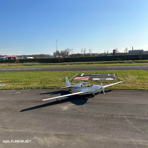 <div class='tp_title'>RF-5 à vendre</div><div class='tp_desc'>Découvrez le plaisir du vol efficace avec ce Fournier RF-5, un magnifique motoplaneur biplace alliant l’élégance du design français à la qualité de construction allemande. Cet appareil offre une excellente efficacité aérodynamique, des performances remarquables et un comportement en vol exceptionnel.
Cet exemplaire particulier a été modernisé avec un moteur de 100 ch, offrant d’excellentes performances en montée et en croisière tout en maintenant des coûts d’exploitation remarquablement faib...</div><div class='row_contact'><div class='row_title'>Contact</div><div class='tp_contact'>+32472421846</div></div><div class='row_price'><div class='row_title'>Prix</div><div class='tp_price'><span class='price_val'>47 000</span> <span class='price_unit'>EUR</span></div></div><div style='clear:both'></div><div class='title'>Images</div><div class='images_box'><img src='/components/com_djclassifieds/images/item/0/236_tower_view_ths.jpg' /><img src='/components/com_djclassifieds/images/item/0/236_hangar_ths.jpg' /><img src='/components/com_djclassifieds/images/item/0/236_back_seat_ths.jpg' /></div><div style='clear:both'></div> RF-5 à vendre