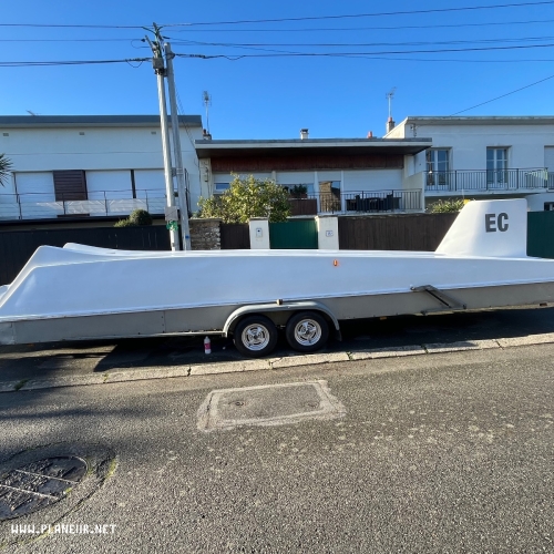 <div class='tp_title'>Remorque planeur Anschau VII</div><div class='tp_desc'>Anschau VII en bon état
double essieux ( = très bonne tenue de route)
Contrôle technique récent et immatriculation française
2 chariots d'ailes + berceau de fuselage + rampe d'accès.
Panneau solaire pour charger 2 batteries 12V
convient pour pratiquement tous les planeurs 15 m ou Standard (après adaptation du berceau et des fixations des ailes)
</div><div class='row_location'><div class='row_title'>Lieu</div><div class='tp_location'>8, parc de la Citadelle</div></div><div class='row_contact'><div class='row_title'>Contact</div><div class='tp_contact'>06 86 06 43 06</div></div><div class='row_price'><div class='row_title'>Prix</div><div class='tp_price'><span class='price_val'>5 000</span> <span class='price_unit'>EUR</span></div></div><div style='clear:both'></div><div class='title'>Images</div><div class='images_box'><img src='/components/com_djclassifieds/images/item/0/251_img_1429_ths.jpeg' /><img src='/components/com_djclassifieds/images/item/0/251_img_1447_-_copie_ths.png' /><img src='/components/com_djclassifieds/images/item/0/251_img_1448_ths.jpeg' /></div><div style='clear:both'></div> Remorque planeur Anschau VII