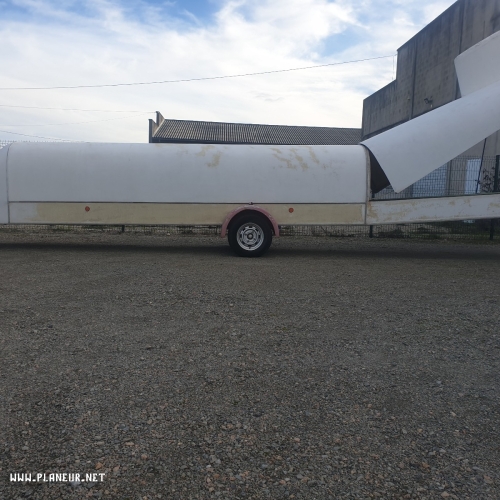 <div class='tp_title'>remorque planeur 15m</div><div class='tp_desc'>Remorque pour planeur 15m.Utilisé jusqu'à présent pour un LS6Mais la plupart des 15m rentrent.Essieu changé il y a 5 ans
Pneu en très bon état
L'enveloppe sera entièrement repeinte en PU.
Poids max 1160kg charge utile 600kg</div><div class='row_location'><div class='row_title'>Lieu</div><div class='tp_location'>47200 Marmande</div></div><div class='row_contact'><div class='row_title'>Contact</div><div class='tp_contact'>Loïc 06 84 67 43 13</div></div><div class='row_price'><div class='row_title'>Prix</div><div class='tp_price'><span class='price_val'>2 900</span> <span class='price_unit'>EUR</span></div></div><div style='clear:both'></div><div class='title'>Images</div><div class='images_box'><img src='/components/com_djclassifieds/images/item/0/252_20251227_134251_ths.jpg' /><img src='/components/com_djclassifieds/images/item/0/252_20251229_121152_ths.jpg' /><img src='/components/com_djclassifieds/images/item/0/252_20260105_103001_ths.jpg' /></div><div style='clear:both'></div> remorque planeur 15m