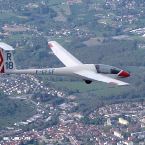 <div class='tp_title'>Vente Astir Jean</div><div class='tp_desc'>Cause necessité de réduction de son parc, le club de planeurs de Rouen (GRAL) doit se séparer de:
ASTIR CS Jeans R18Construit le 30/03/1978Heures : 3691 :59Lancers : 4 405Crochet remorquage : 204 lancers, reste 1 796Harnais gadringer valable jusqu’au : 24/12/2027Crochet treuil déposéRadio : KRT2Variomètre électrique : ILEC SB 7Pré-équipé XPDRCEN valable jusqu’au 07/05/2026
Vendu sans remorque
Prix demandé: 8000€</div><div class='row_contact'><div class='row_title'>Contact</div><div class='tp_contact'>Arnaud B.
06.82.22.85.92
</div></div><div class='row_price'><div class='row_title'>Prix</div><div class='tp_price'><span class='price_val'>8 000</span> <span class='price_unit'>EUR</span></div></div><div style='clear:both'></div><div class='title'>Images</div><div class='images_box'><img src='/components/com_djclassifieds/images/item/0/278_r18_en_vol_ths.png' /><img src='/components/com_djclassifieds/images/item/0/278_cockpit_r18_ths.jpg' /></div><div style='clear:both'></div> Vente Astir Jean