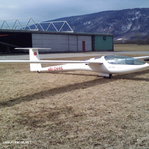 <div class='tp_title'>DG800C</div><div class='tp_desc'>Accessoirs: NOAH sortie rapide du planeur Housses de protections EDS Oxygen Bouteille Oxygène Parachute Panneaux solaires chariot électrique de montage d’ailes roue pour l'aile barre de tractage 2 chevalets de montage</div><div class='row_location'><div class='row_title'>Lieu</div><div class='tp_location'>olivier@murner.ch</div></div><div class='row_contact'><div class='row_title'>Contact</div><div class='tp_contact'>olivier@murner.ch ou portable +41792008165</div></div><div class='row_price'><div class='row_title'>Prix</div><div class='tp_price'><span class='price_val'>193 000</span> <span class='price_unit'>EUR</span></div></div><div style='clear:both'></div><div class='title'>Images</div><div class='images_box'><img src='/components/com_djclassifieds/images/item/0/349_image_007_ths.jpg' /><img src='/components/com_djclassifieds/images/item/0/349_image_008_ths.jpg' /><img src='/components/com_djclassifieds/images/item/0/349_image_010_ths.jpg' /></div><div style='clear:both'></div> DG800C